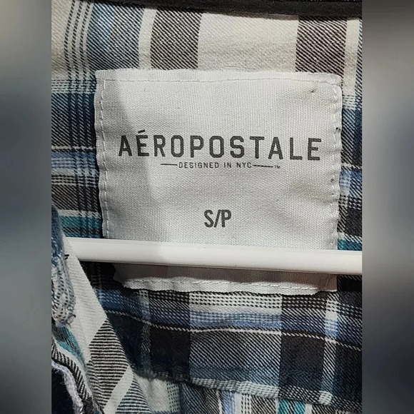Aeropostale button-down shirt in a blue, green, and plaid pattern Size Small - Picture 4 of 4